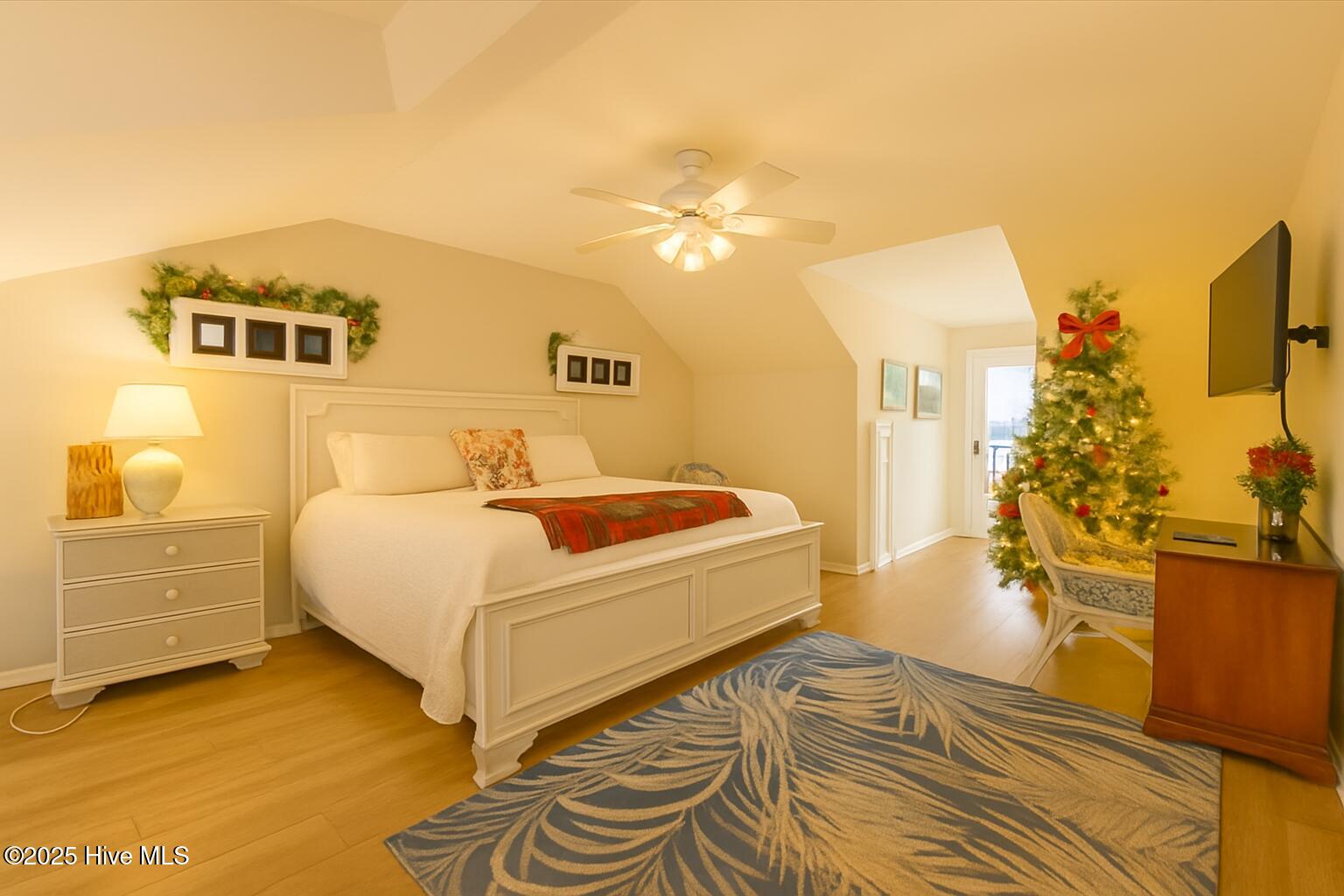 30 Beaufort Street, Apt F Apt F