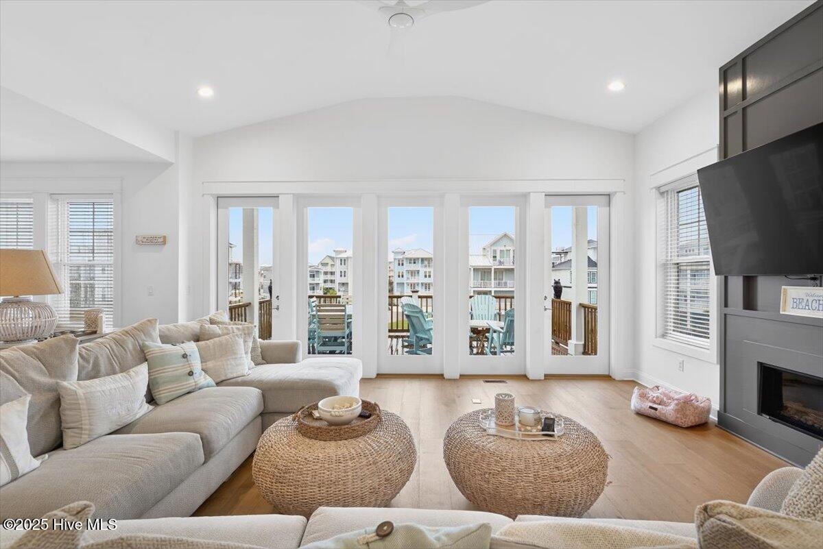 148 Via Old Sound Boulevard