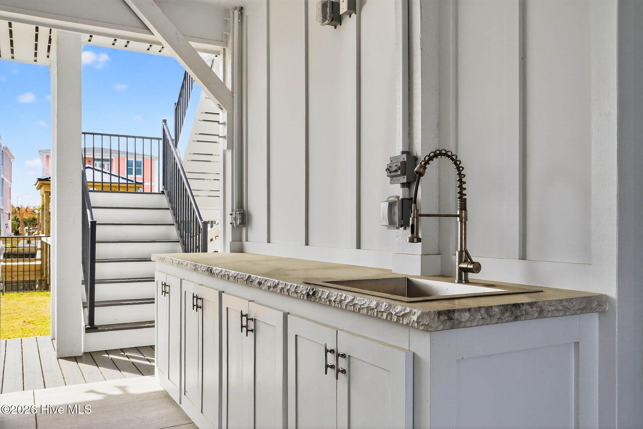 1416 Riverside Drive