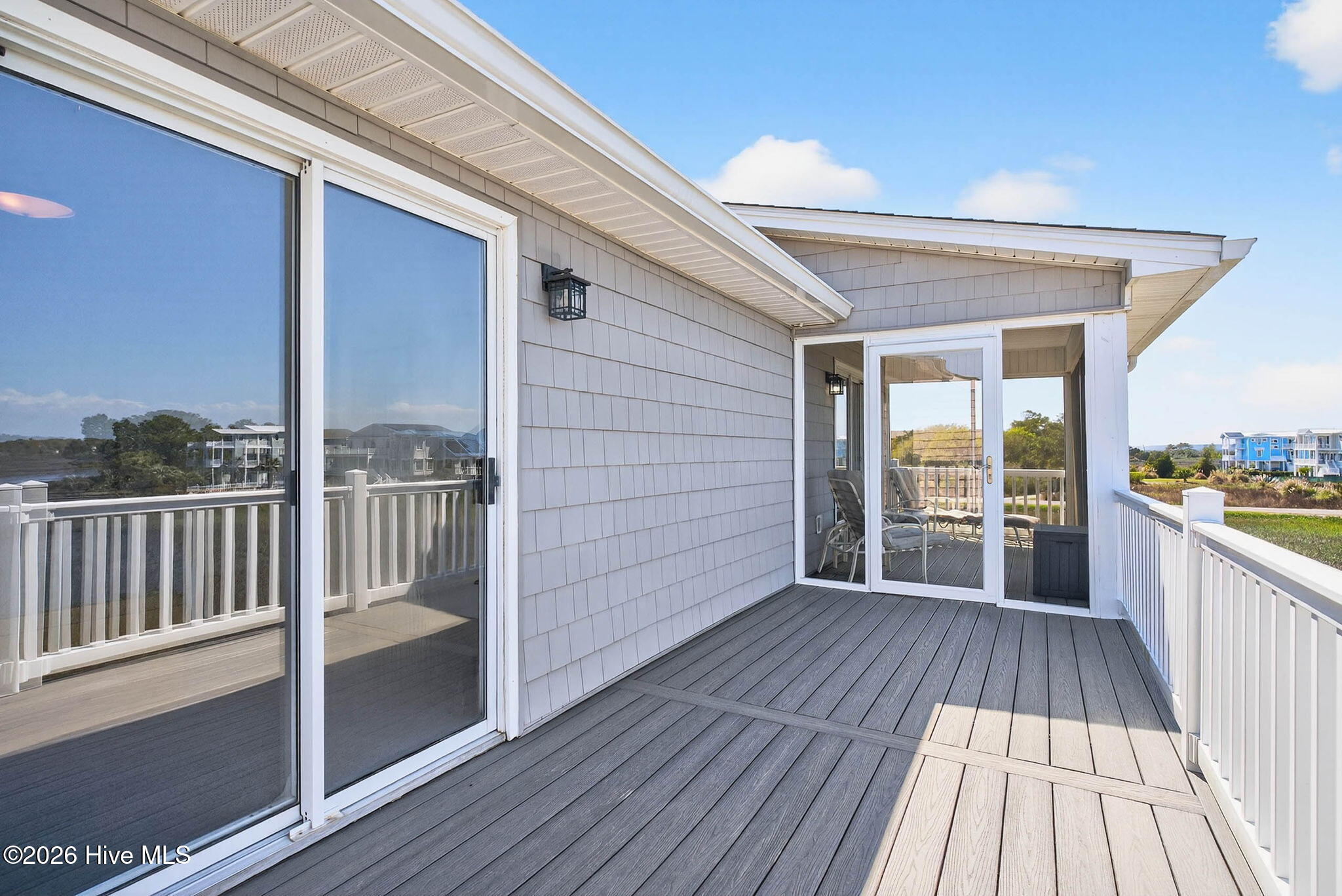 1206 N Shore Drive W