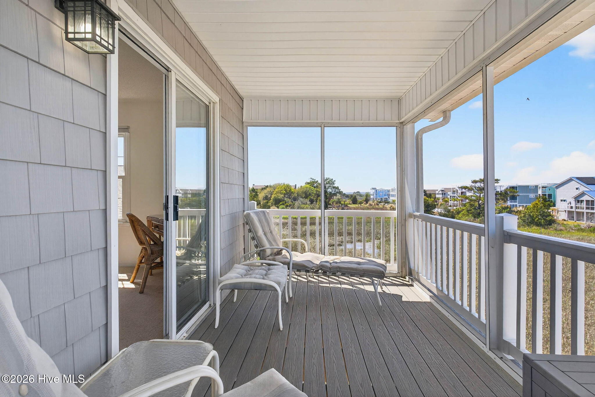 1206 N Shore Drive W