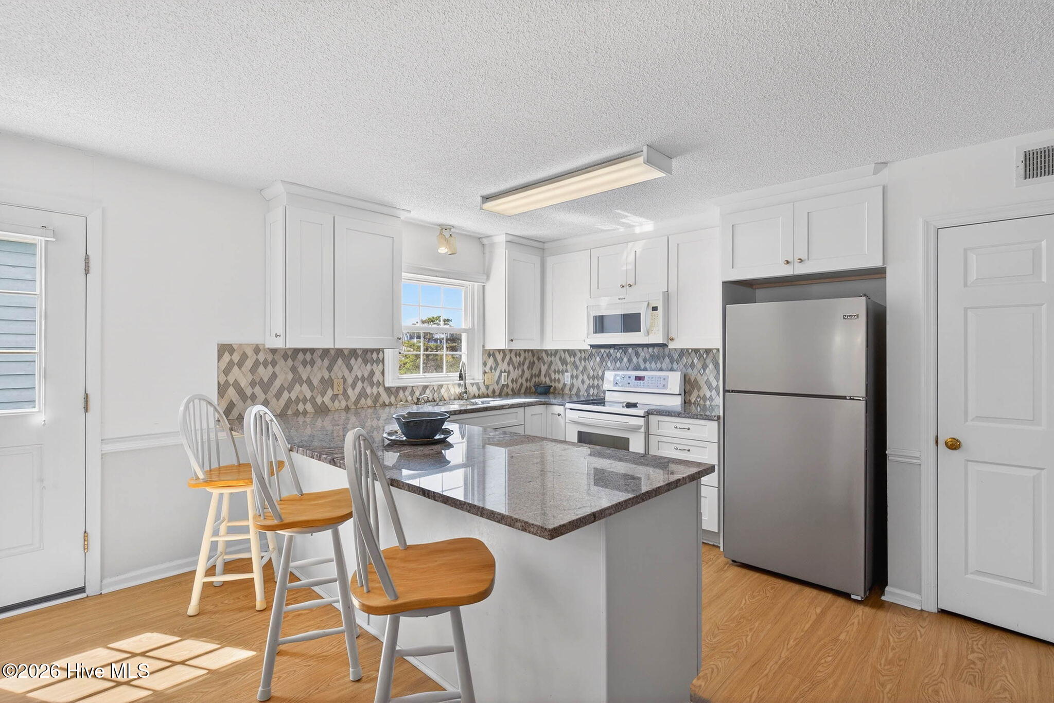 1206 N Shore Drive W