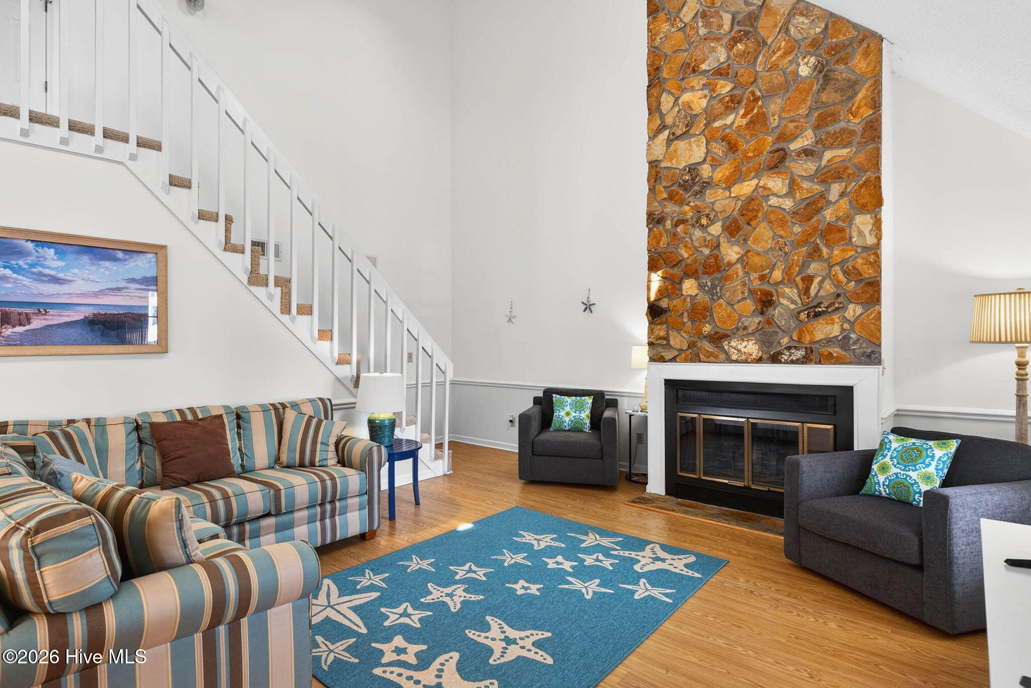 1206 N Shore Drive W