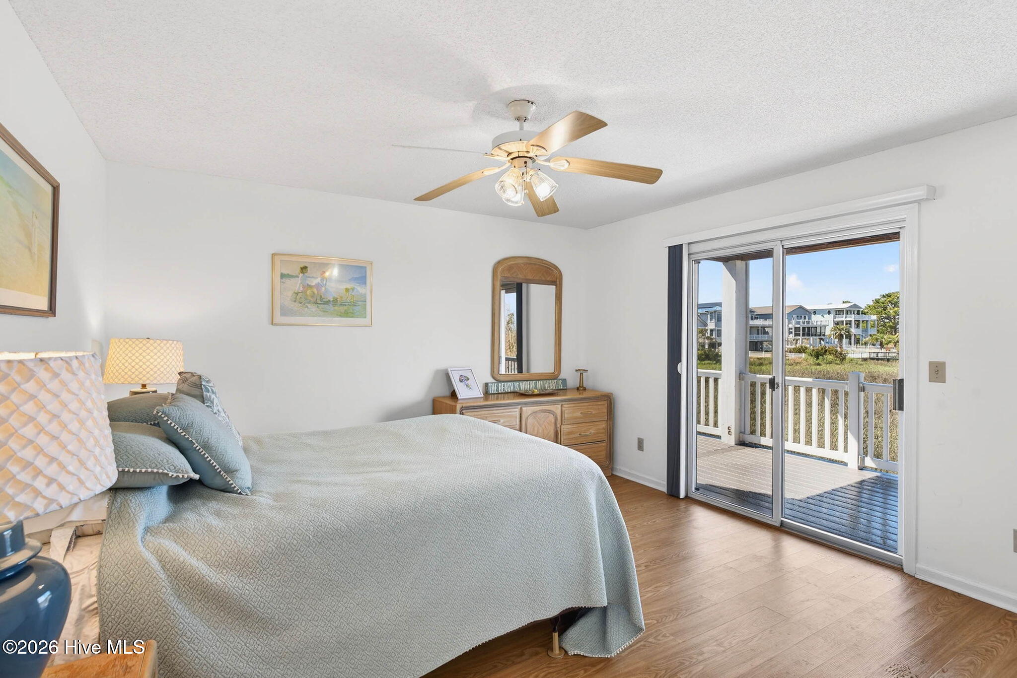 1206 N Shore Drive W