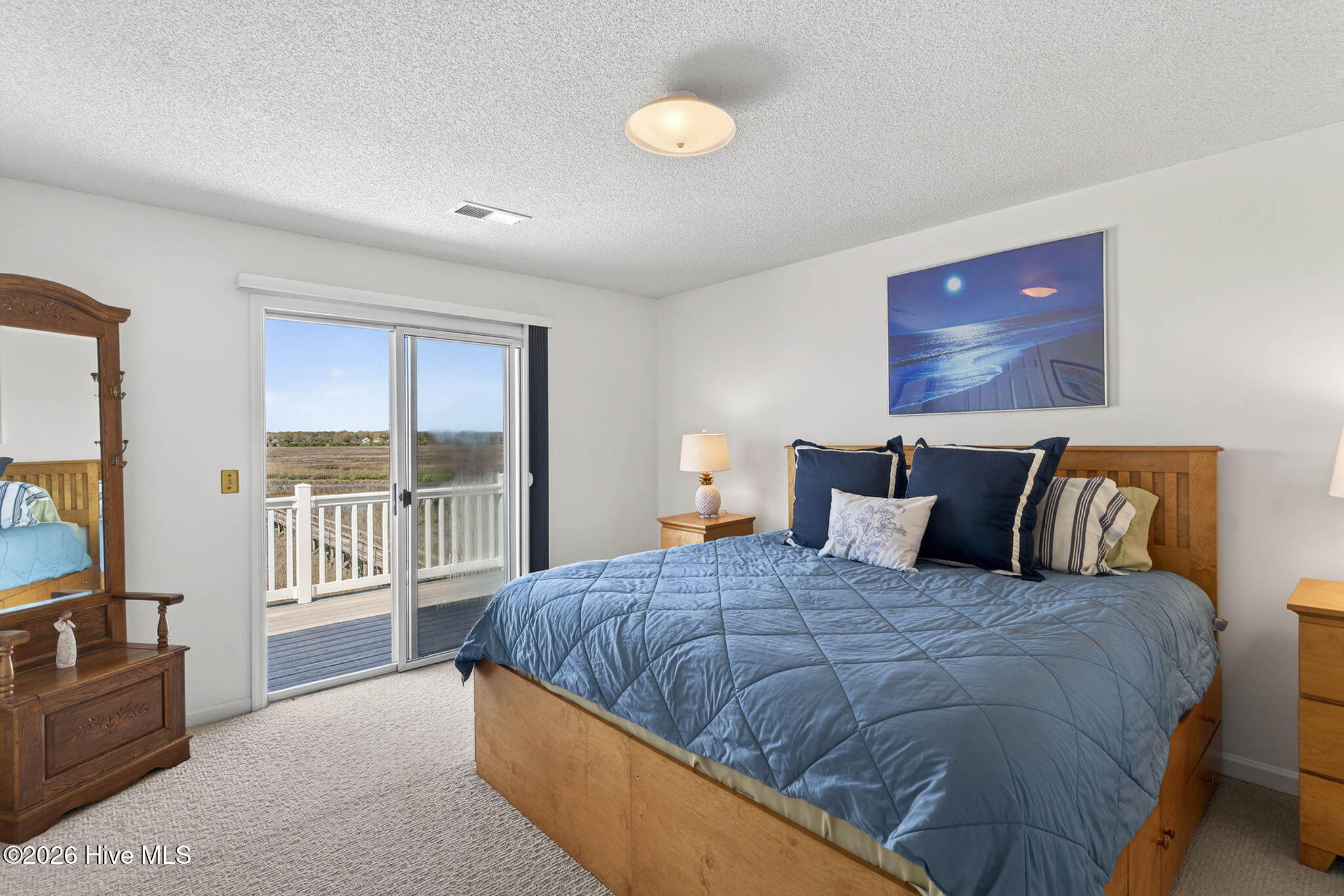 1206 N Shore Drive W