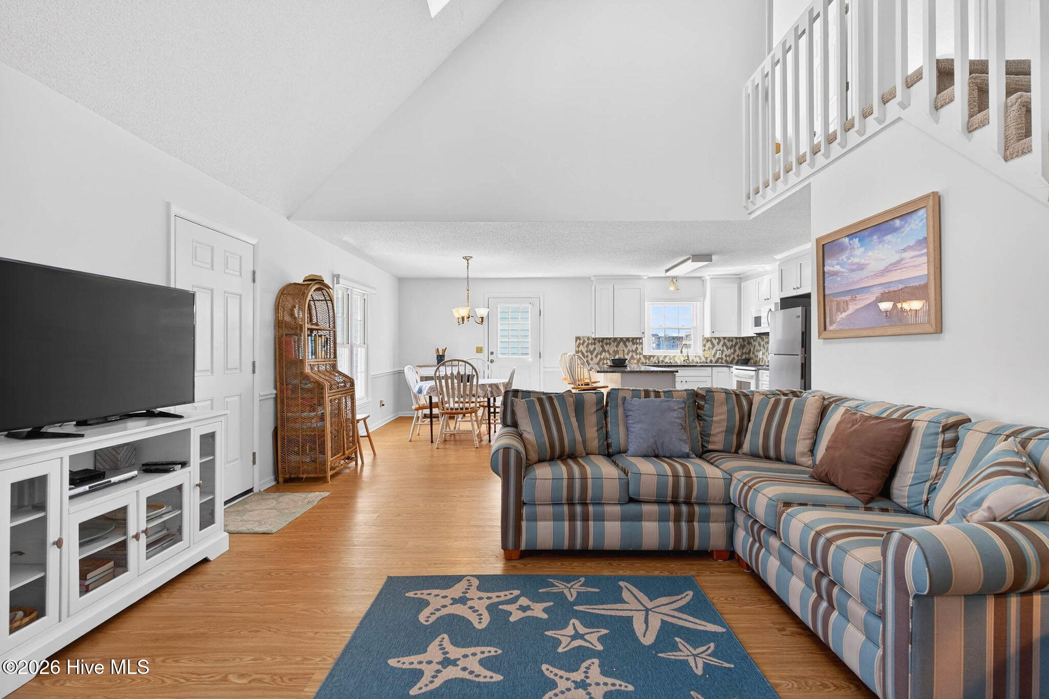 1206 N Shore Drive W