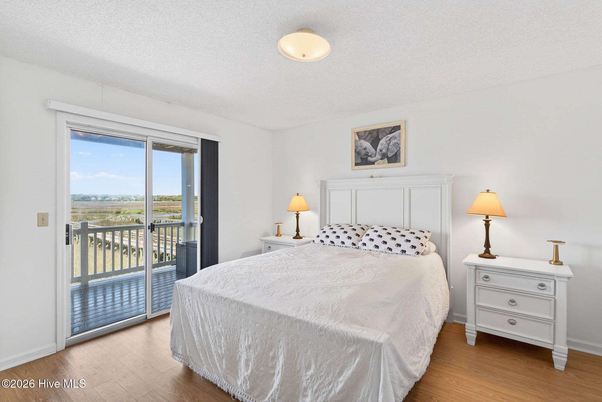 1206 N Shore Drive W