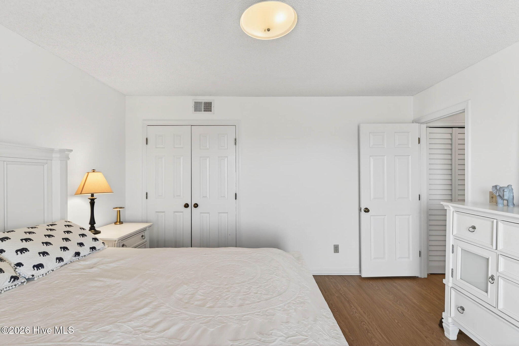 1206 N Shore Drive W