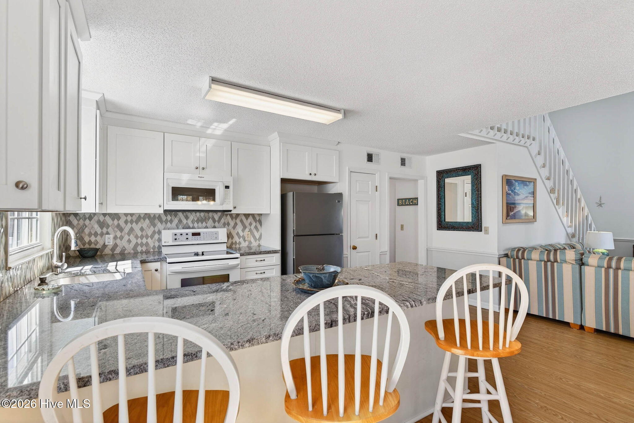 1206 N Shore Drive W