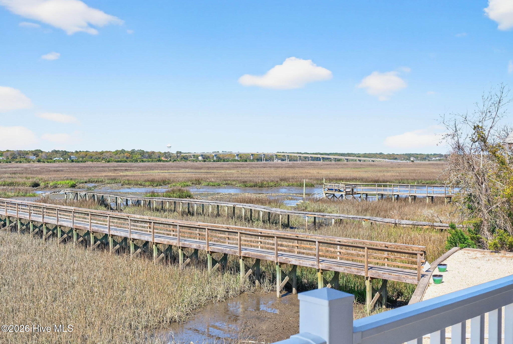 1206 N Shore Drive W