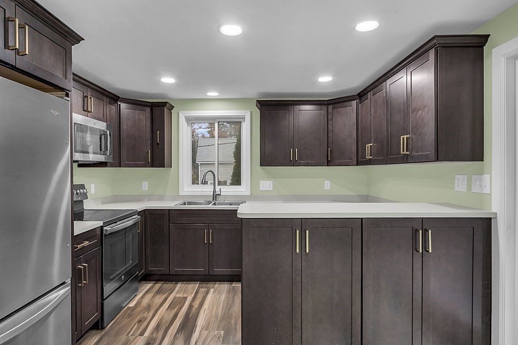 431 Walnut St Unit: 431