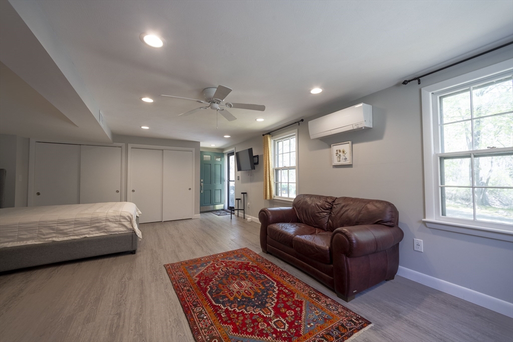 25 Barberry Ln