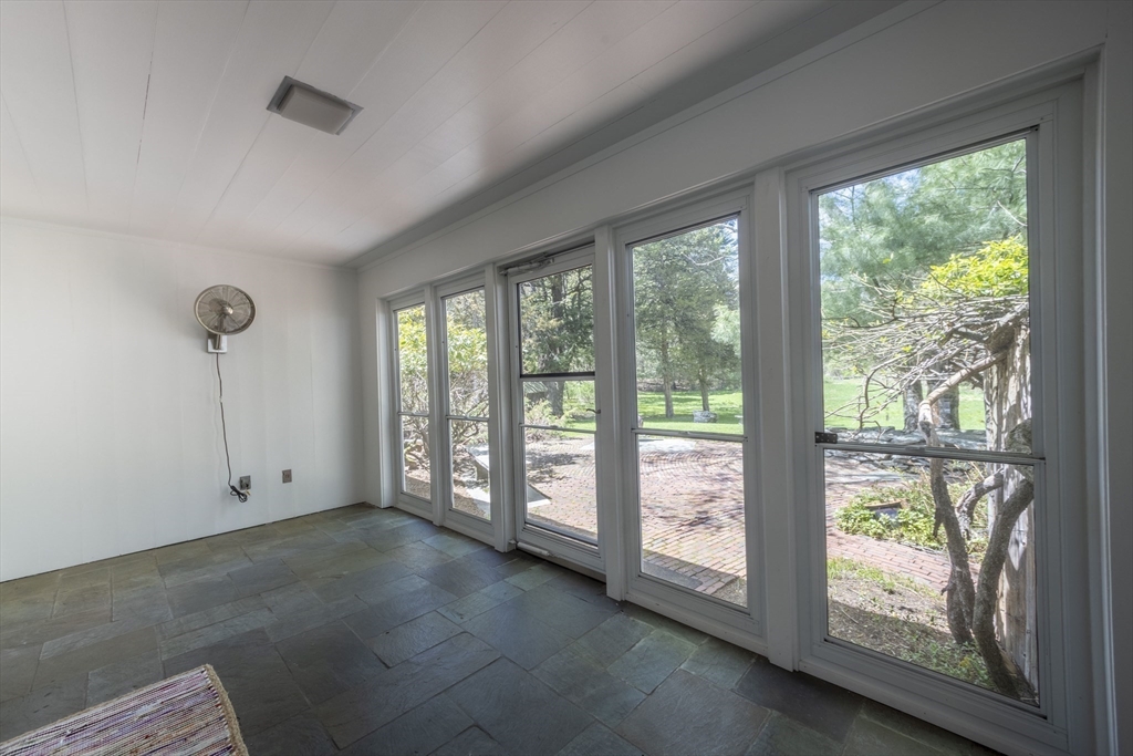 25 Barberry Ln