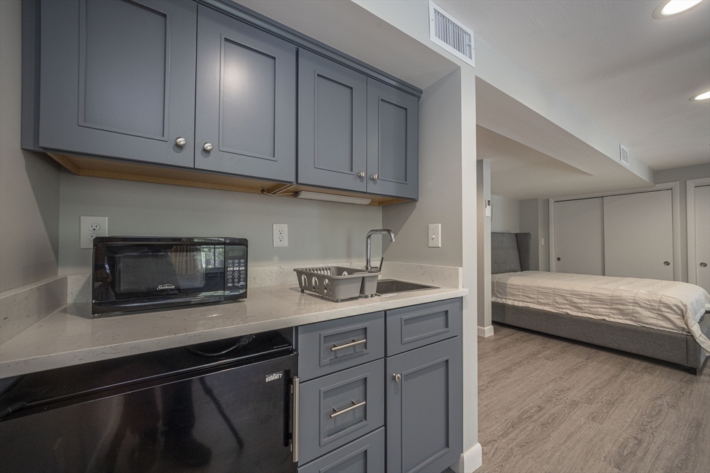 25 Barberry Ln