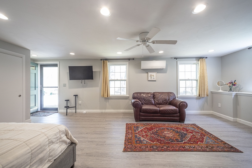 25 Barberry Ln