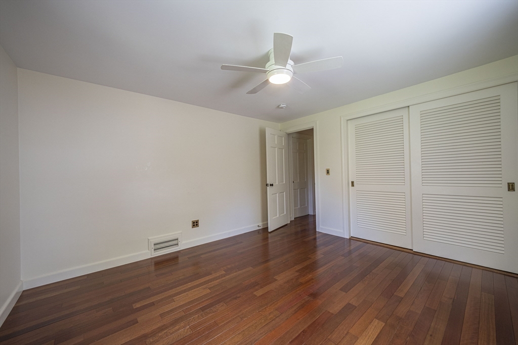 25 Barberry Ln