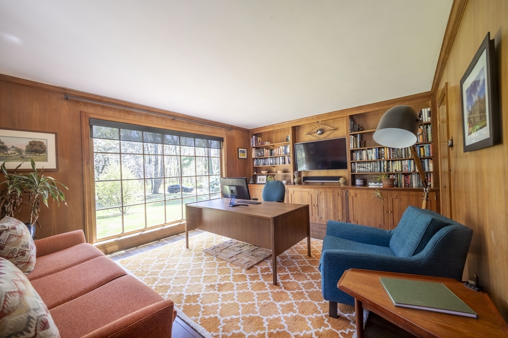 25 Barberry Ln