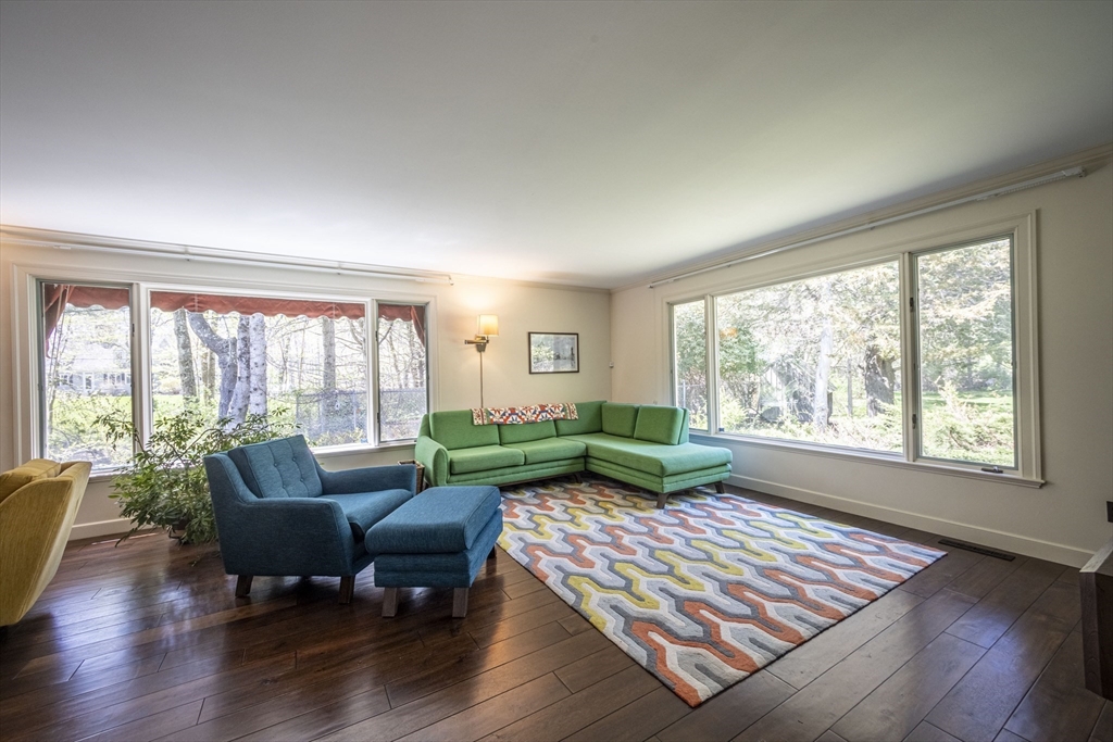 25 Barberry Ln