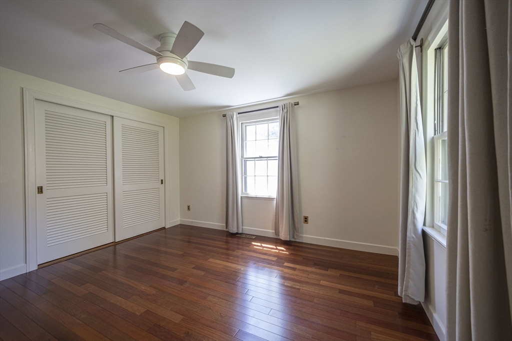 25 Barberry Ln