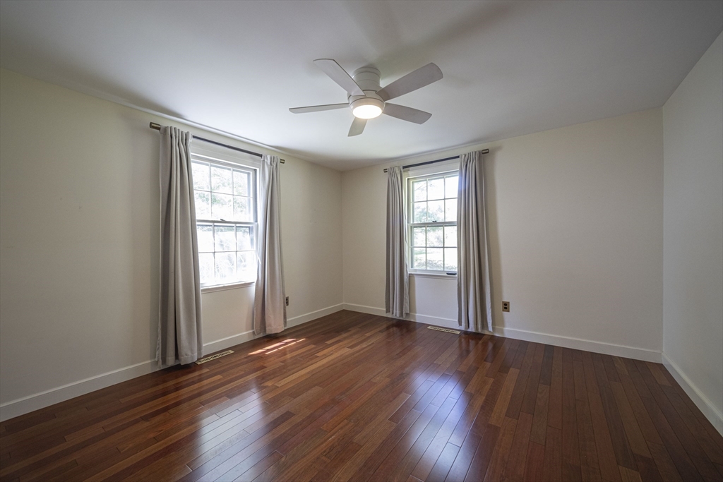 25 Barberry Ln
