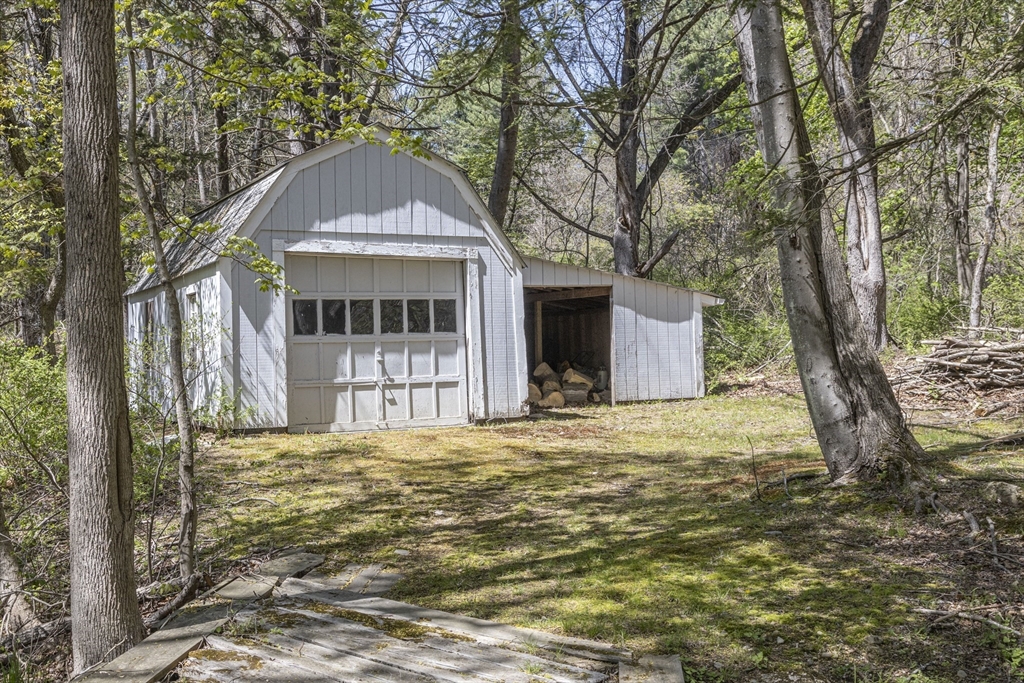 25 Barberry Ln