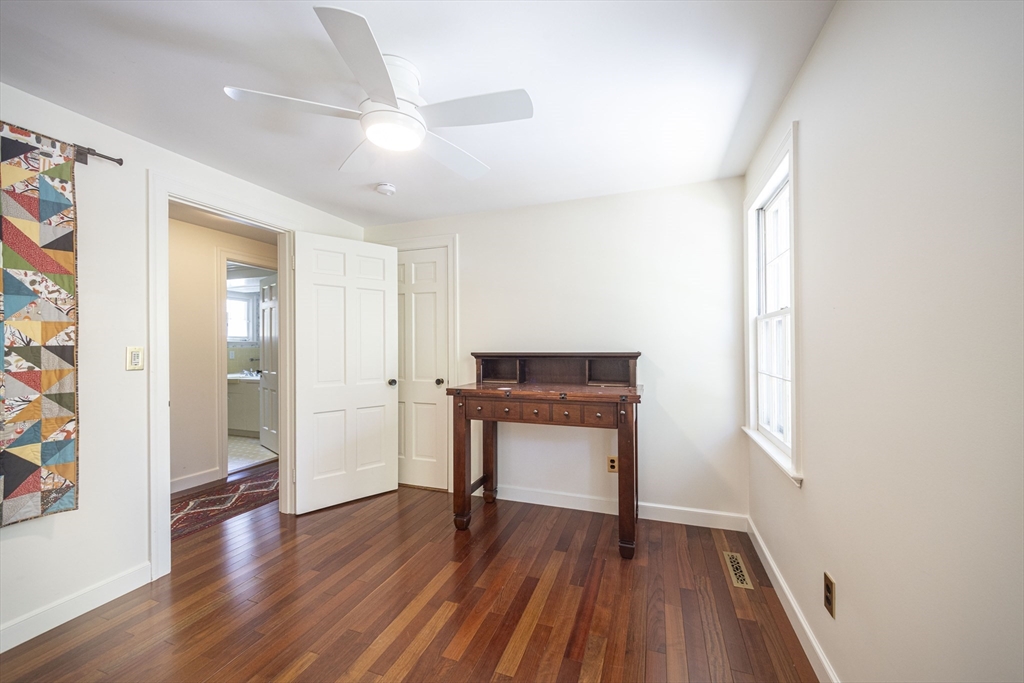25 Barberry Ln