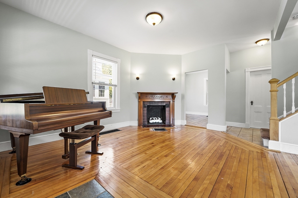 250 Wentworth Avenue