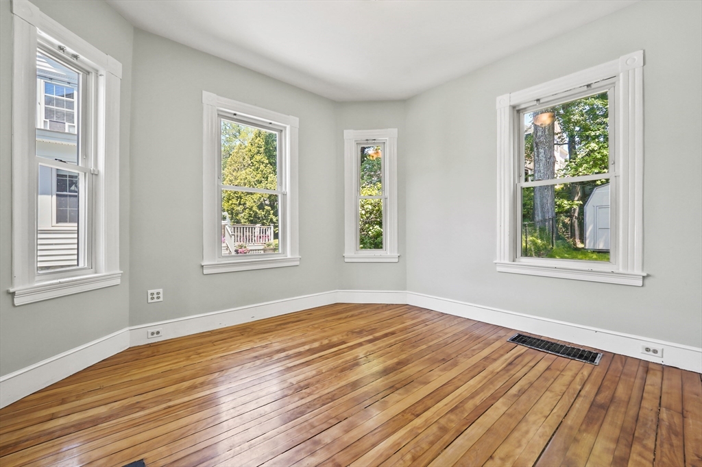 250 Wentworth Avenue
