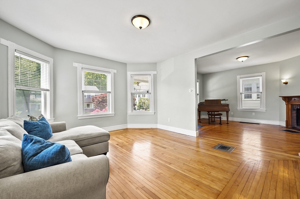 250 Wentworth Avenue