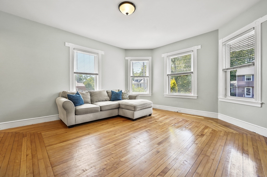 250 Wentworth Avenue