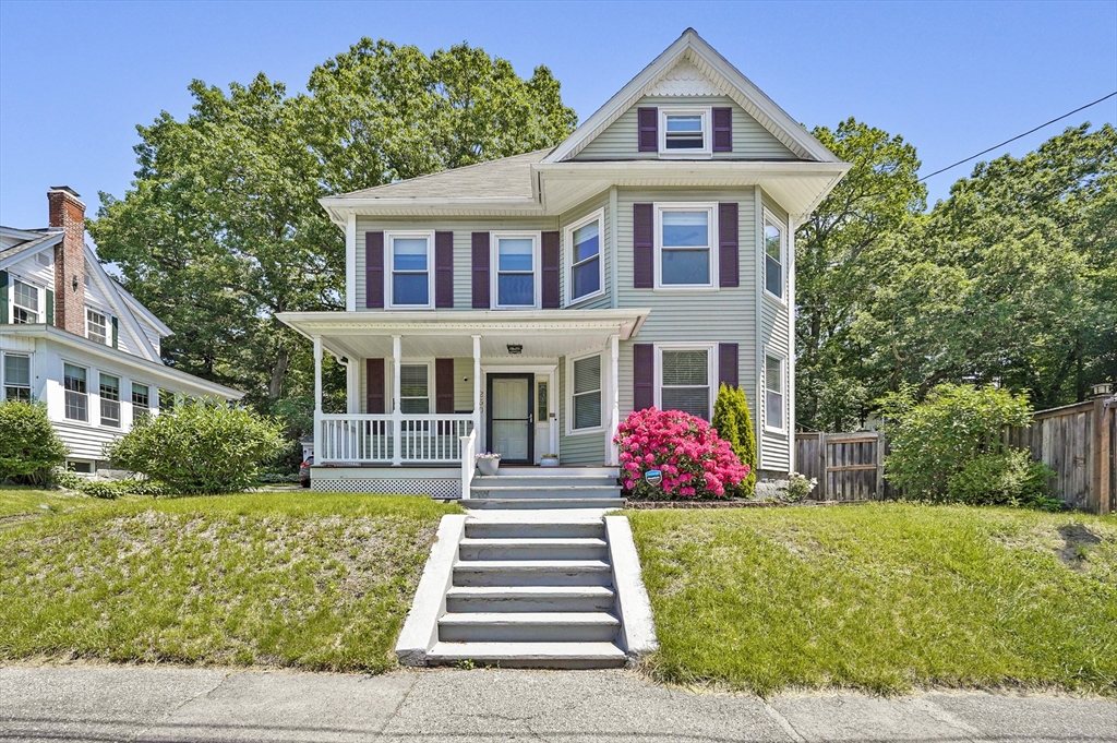 250 Wentworth Avenue