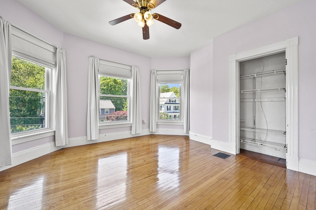 250 Wentworth Avenue