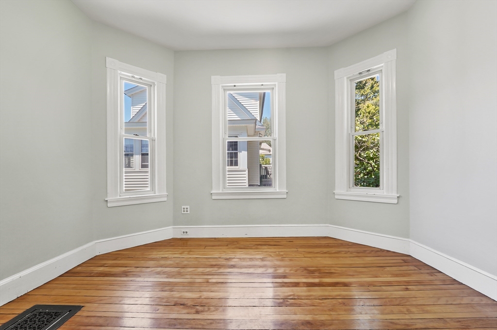 250 Wentworth Avenue