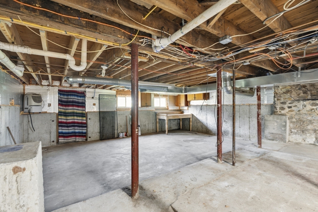 135 Golden Hill Ave