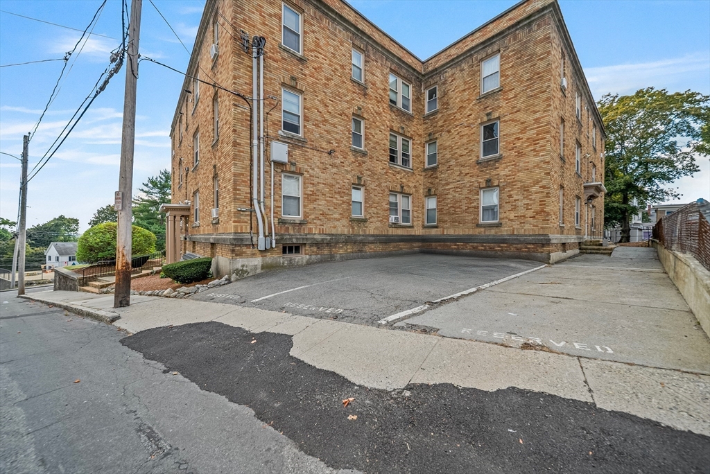 52 High St # 5