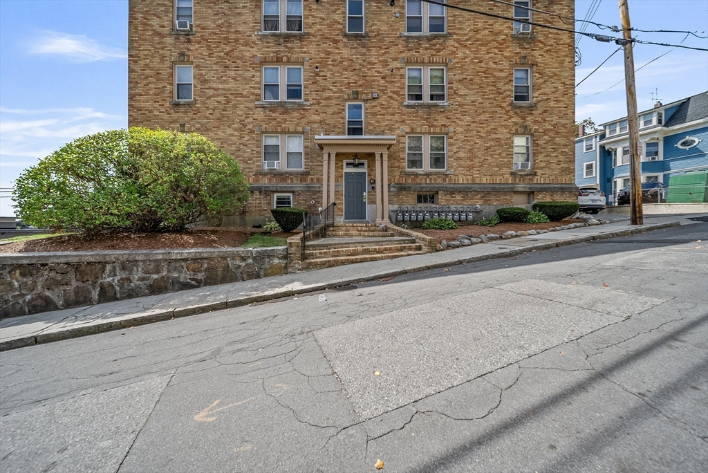 52 High St # 5