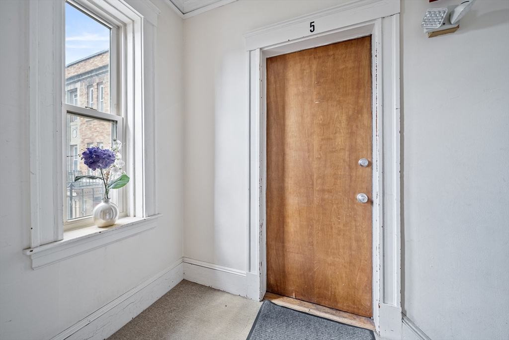 52 High St # 5