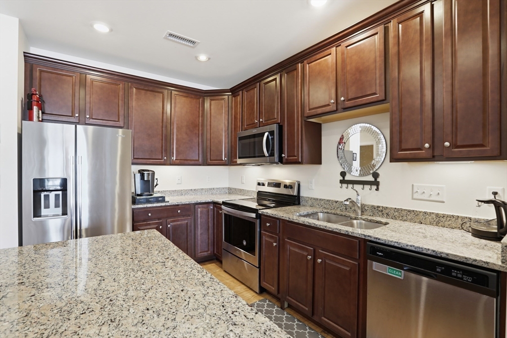 2 Francis Dr # 405