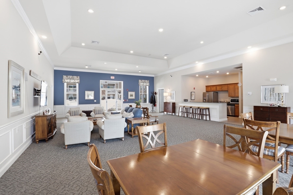 2 Francis Dr # 405