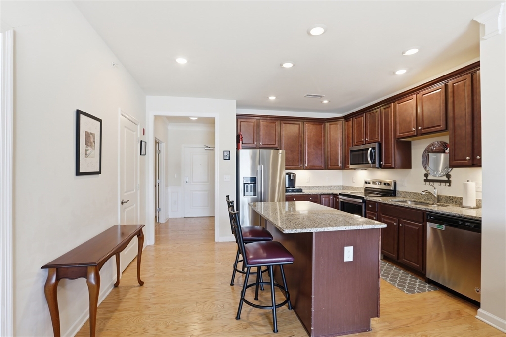 2 Francis Dr # 405