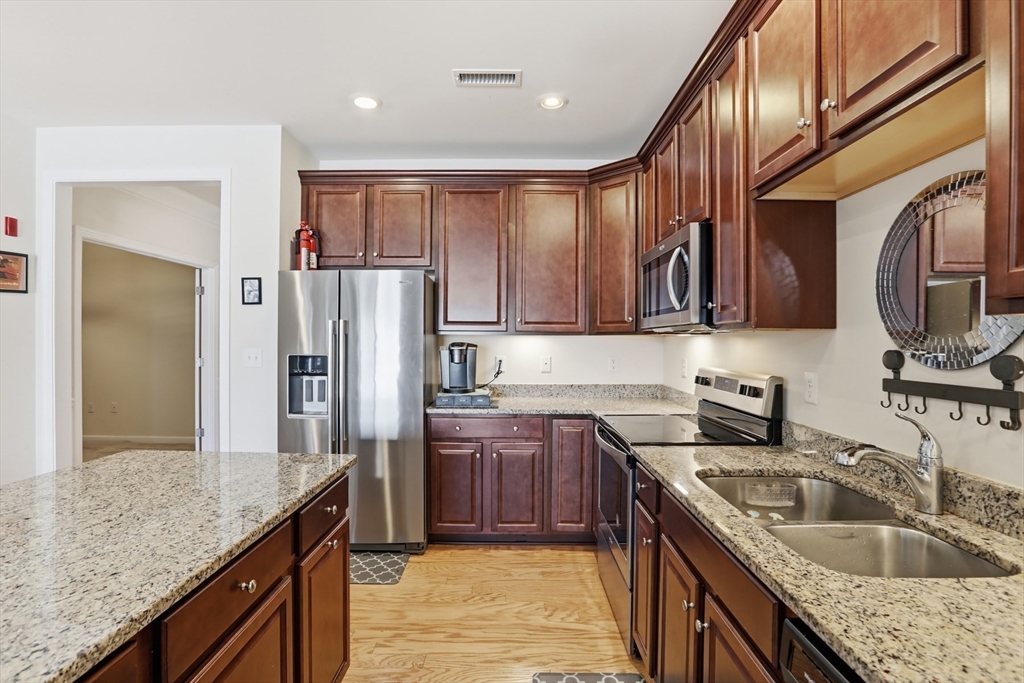 2 Francis Dr # 405