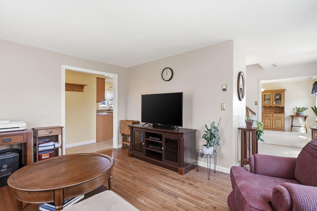 44 Wilshire Circle