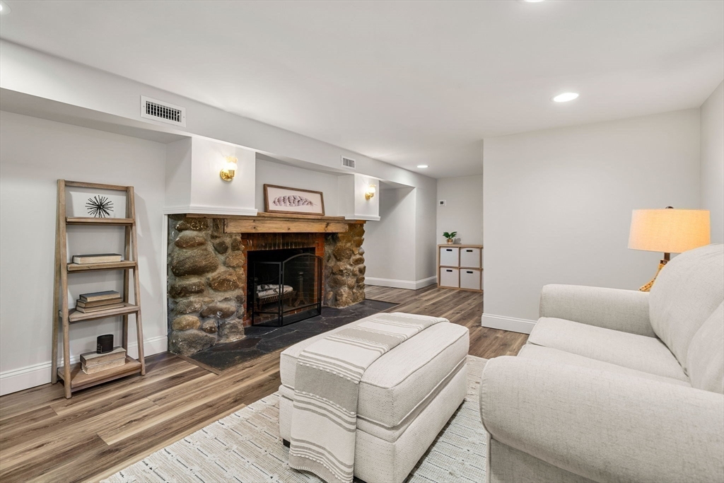346 Albion St.