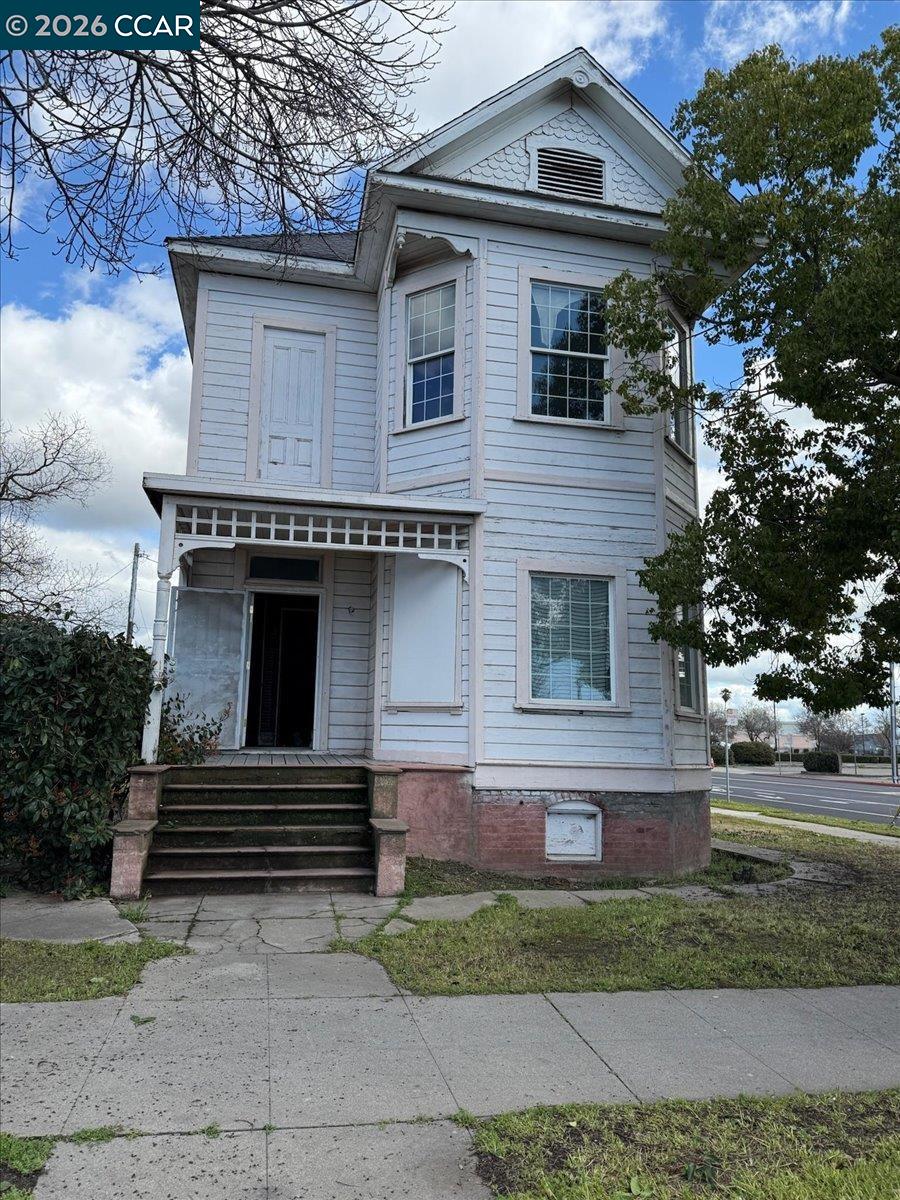 161 S 3Rd Ave