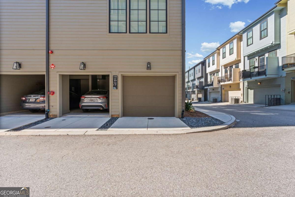 123 Beardon Circle SE # 8