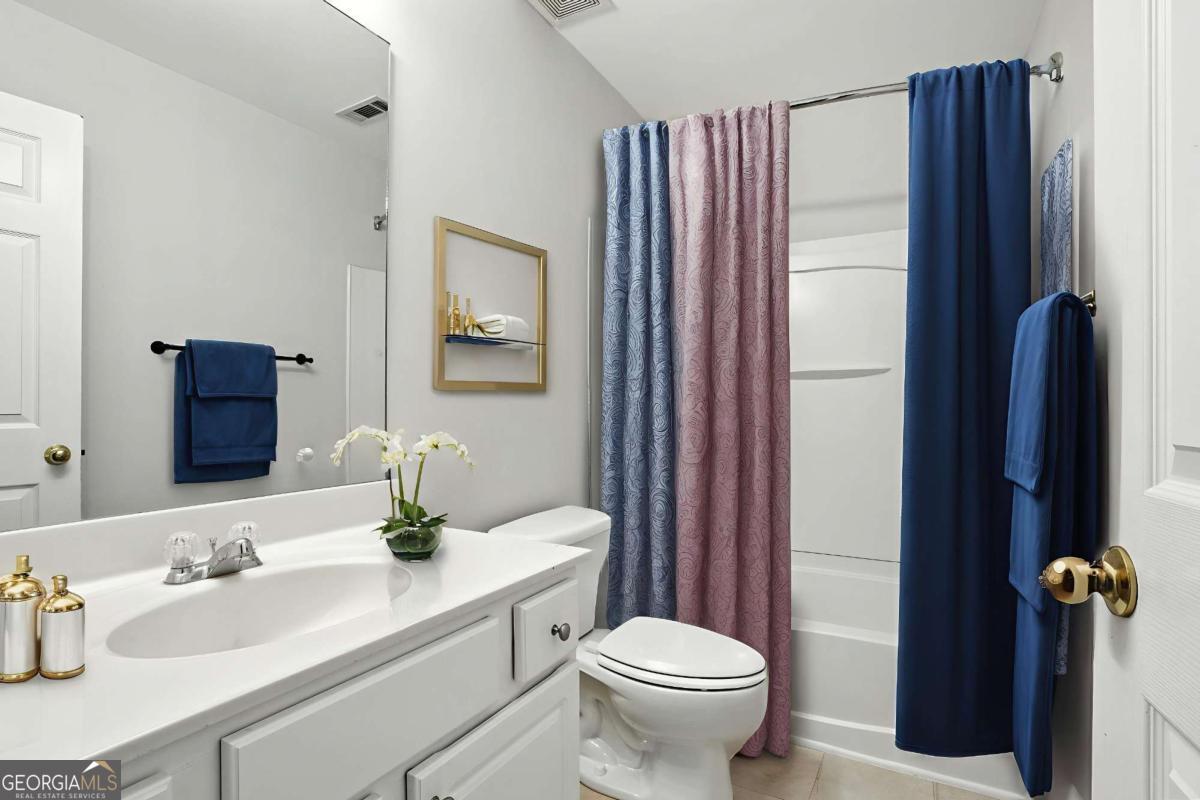 2263 Leicester Way SE