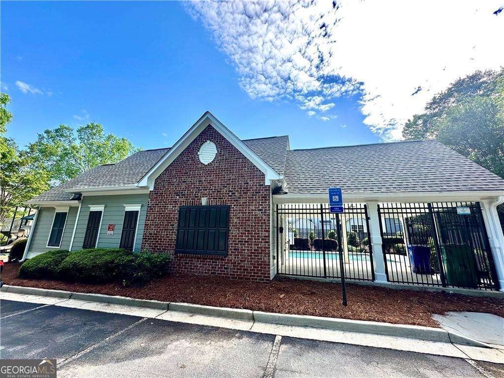 2263 Leicester Way SE