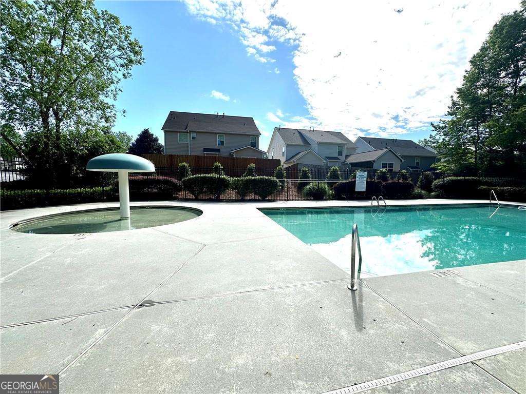 2263 Leicester Way SE