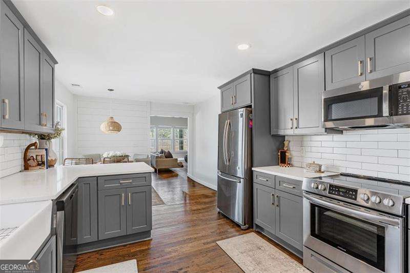 1931 S Gordon Street SW