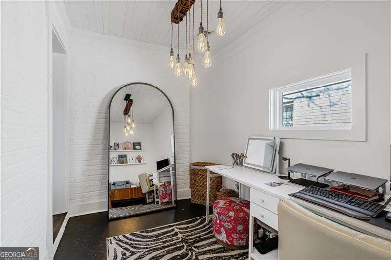 1931 S Gordon Street SW